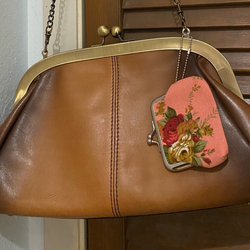 New Handmade Kiss-lock Floral Clutch Coin Purse/Charm - Picture 3 of 3